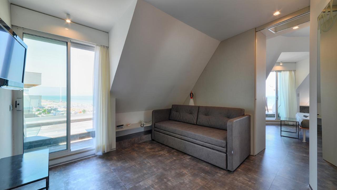 Hotel Rex - Fronte mare Riccione Esterno foto