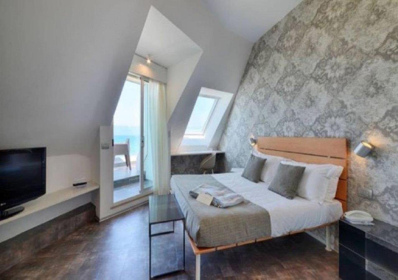 Hotel Rex - Fronte mare Riccione Esterno foto
