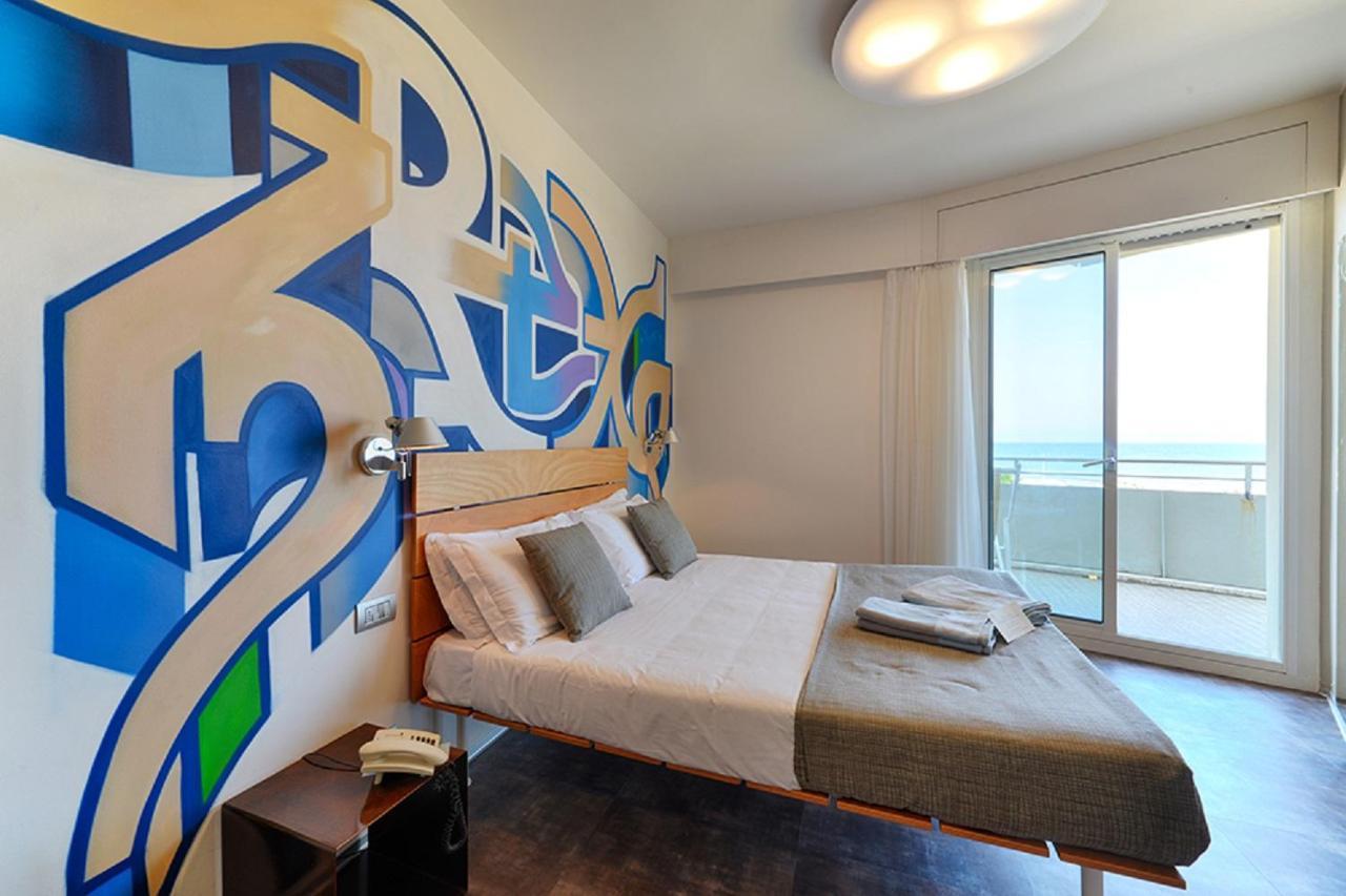 Hotel Rex - Fronte mare Riccione Esterno foto