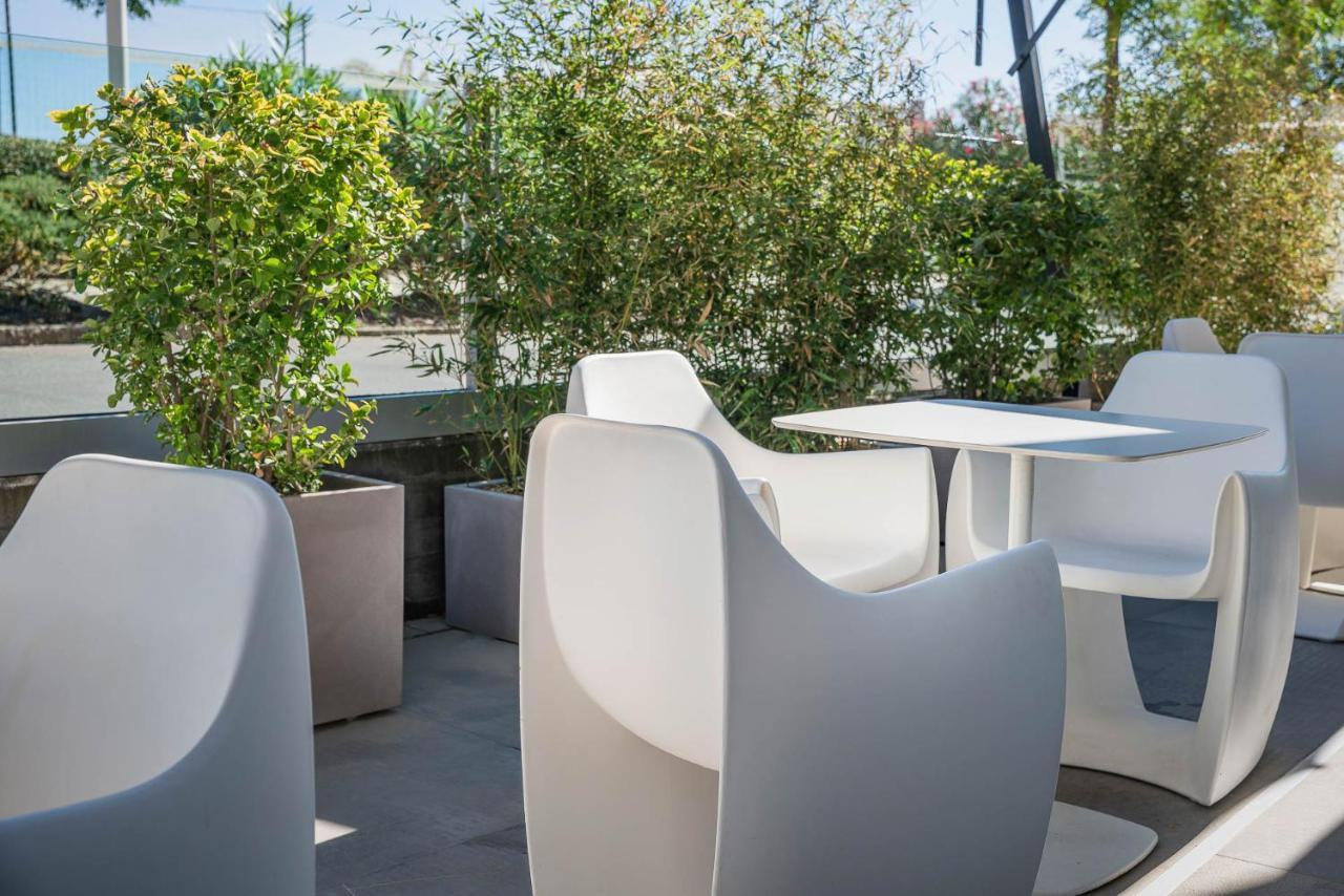 Hotel Rex - Fronte mare Riccione Esterno foto