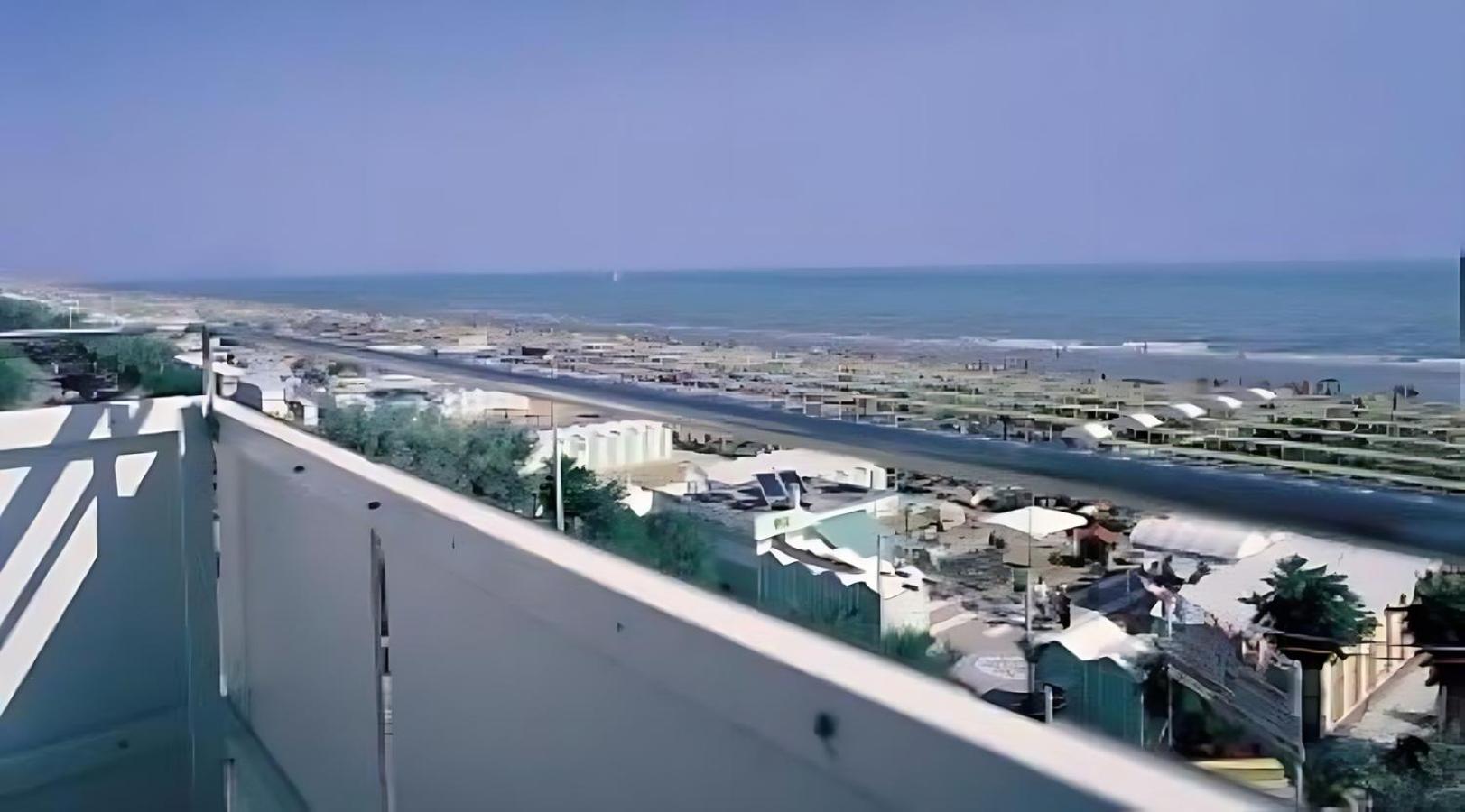 Hotel Rex - Fronte mare Riccione Esterno foto
